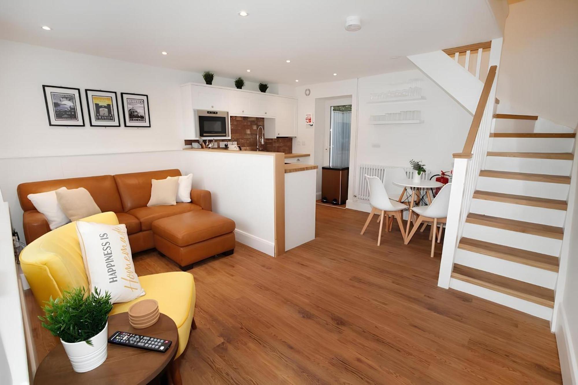 Tucked Away, Beach Access Sleeps 4 The Mumbles Dış mekan fotoğraf